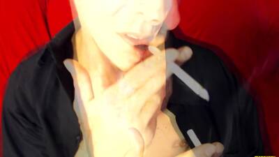 Gay DILF Richard Lennox jerks off while smoking - icpvid.com